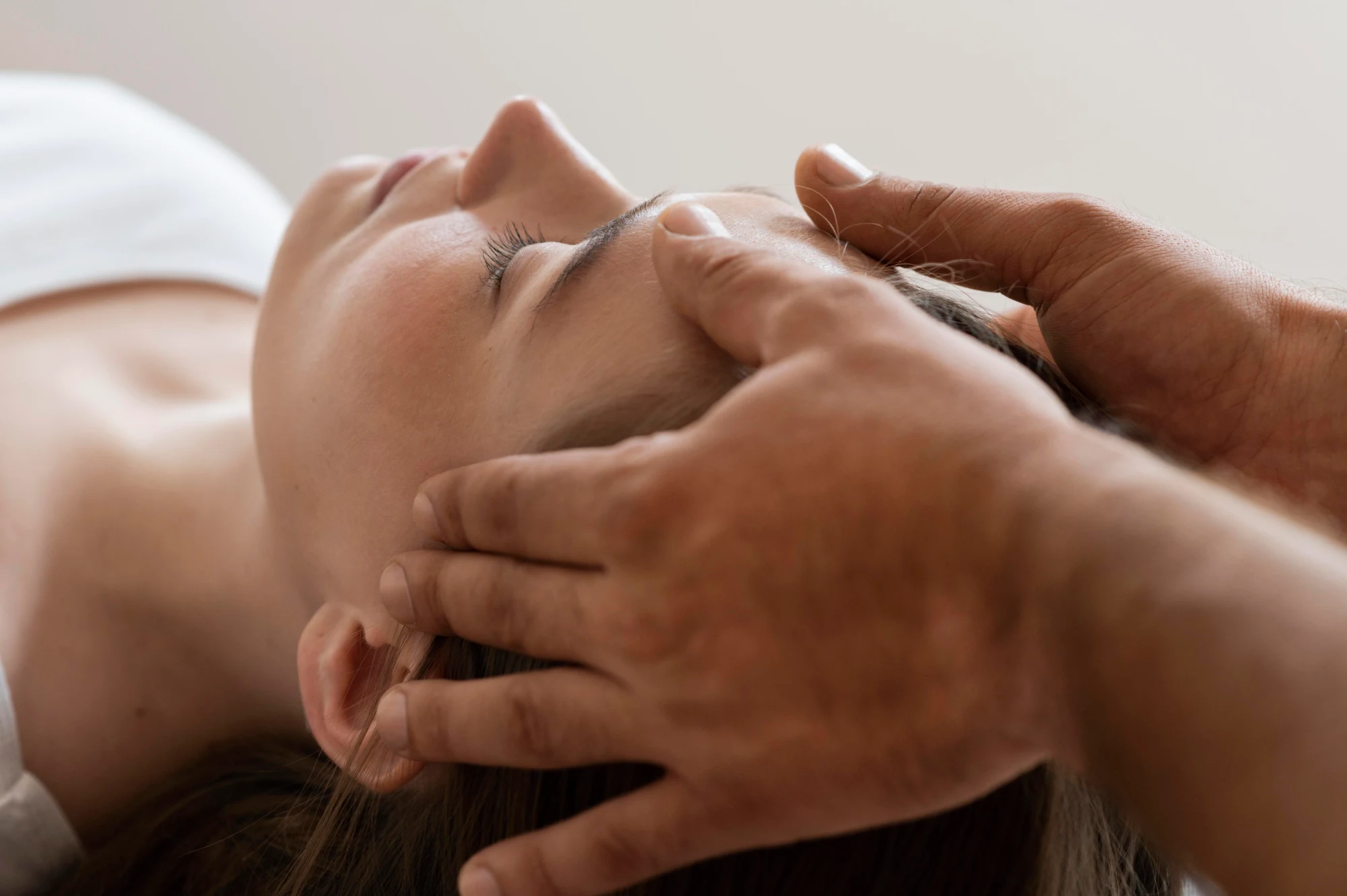 Chiropractor adjustment shoulder